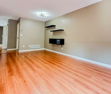 Spacious 3 Bed Corner Townhouse With Double Garage In Camelot Villa... - Photo 1