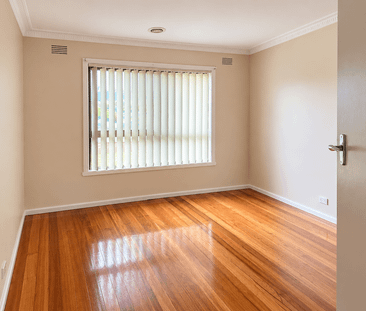 FRESHLY PAINTED SINGLE-LEVEL HOME ON A LARGE BLOCK - Photo 2