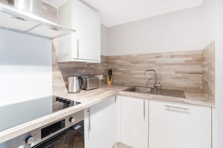 2 bedroom parking to rent - Photo 3