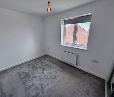 2 bedroom end of terrace house to rent - Photo 2