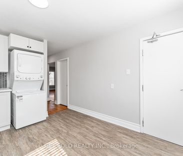 Detached Home For Lease | W8118630 - Photo 6