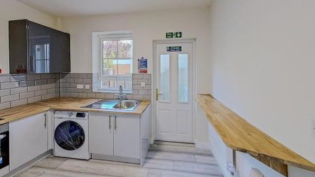 1 bedroom house of multiple occupation to rent - Photo 3