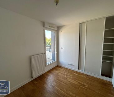 Location Appartement 3 pièces 75m² BOURG EN BRESSE 01000 - Photo 2