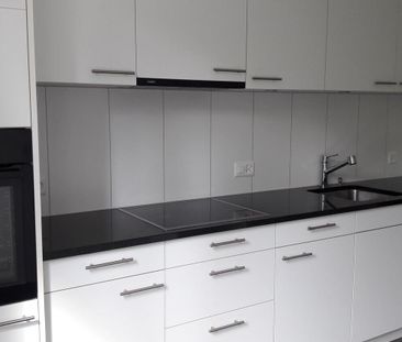 Appartement 4.5 pièces au 1er étage - location durée limitée - Photo 2