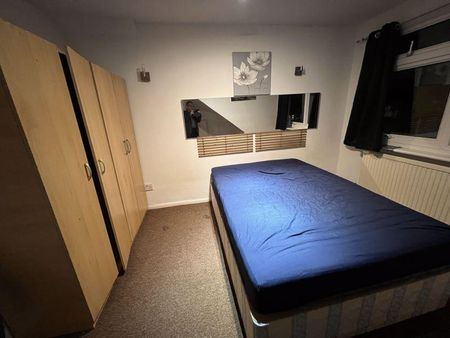 1 bedroom property to rent - Photo 2