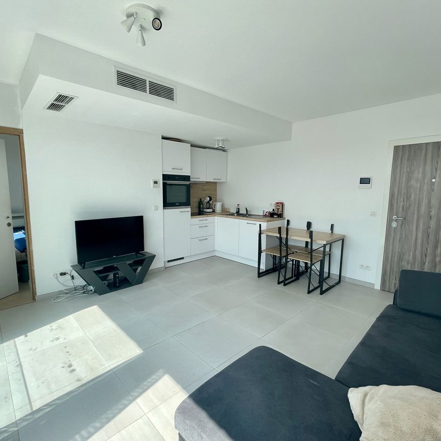 Appartement met één slaapkamer in Charleroi - Photo 1