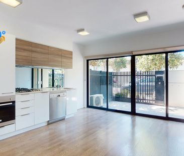 Stylish Ground Floor Living in the Heart of Parkville Gardens - Photo 5