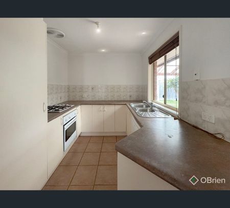 43 Sneddon Drive, Narre Warren South, Vic 3805 - Photo 5