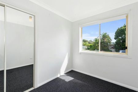 Family Home Close to Lake Macquarie - Photo 3