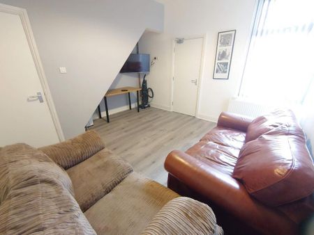 3 bedroom terraced house to rent - Photo 2