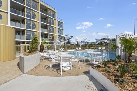 Modern Living in Boulevard - Photo 4