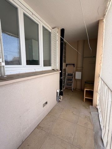 Location Appartement 4 pièces 75m² HYERES 83400 - Photo 4