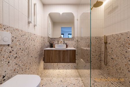 Luxury Living Opposite Parklands - Architecturally Renovated Town Home.. - Photo 5