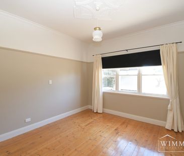 Perfect Location! - Photo 4