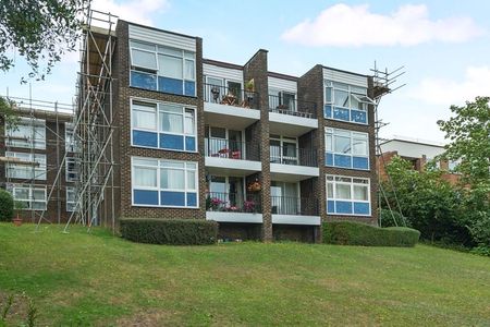 Filmer Grove, Godalming, Surrey, GU7 - Photo 2