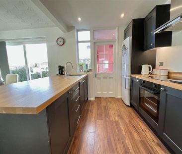 3 bedroom terraced house to rent - Photo 4