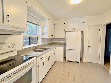 For Lease - 50 Tormore Drive Unit# Upper, Richmond Hill, Ontario - Photo 3