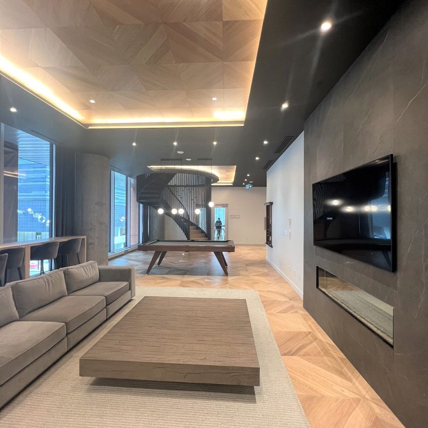 1020 Rue de la Montagne Montréal (Ville-Marie), QC H3G - Photo 1