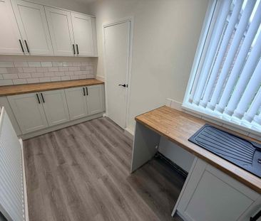 2 bedroom semi-detached house to rent - Photo 4