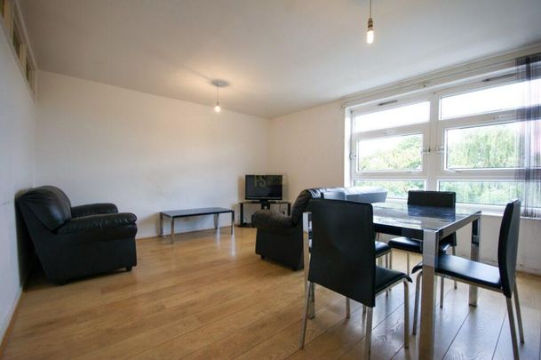 3 bedroom flat to rent - Photo 1