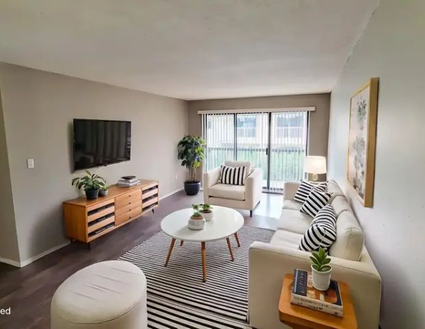Dahlstrom Manor | 32030 George Ferguson Way, Abbotsford - Photo 1