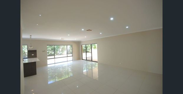 ** WHAT A WHOPPER! ** - Photo 1