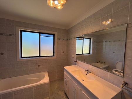 Neat & Tidy Townhouse in a Convenient Location - Photo 4