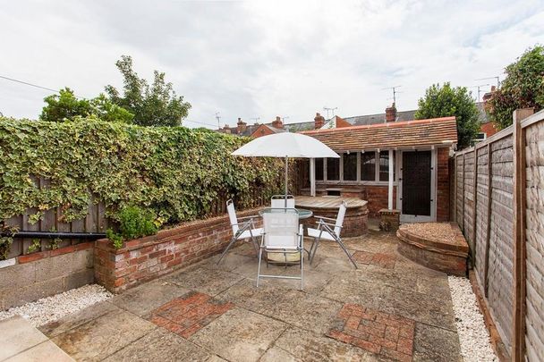3 bedroom terraced house to rent - Photo 1