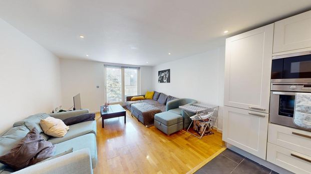 2 bedroom flat to rent - Photo 1