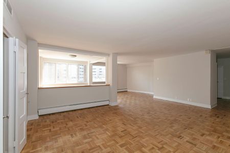For Lease - 9 Deer Park Crescent Unit# 303, Toronto, Ontario - Photo 4