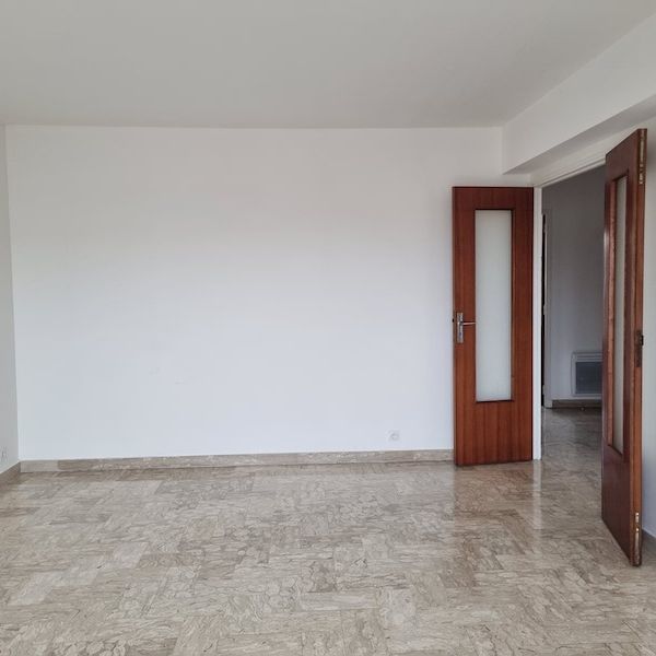 Location Appartement 3 pièces 70m² - Photo 1