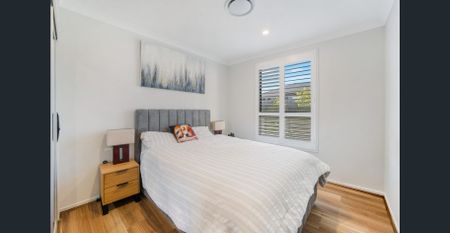 Oversized 5 Bedroom Family Home in Prime Location - Photo 2