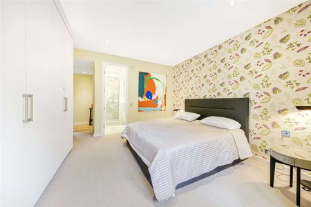 Well presented two bedroom apartment in a secure gated building located moments from Belsize Park Station. - Photo 3