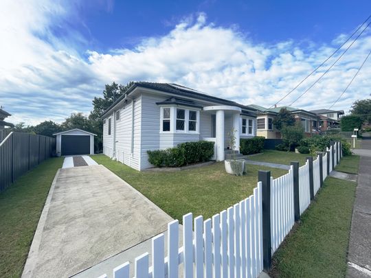 137 Grinsell Street KOTARA NSW 2289 - Photo 1