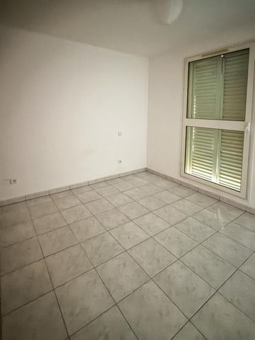 Location Appartement 5 pièces 108m² ST DENIS 97400 - Photo 5