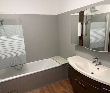 Erstbezug nach Sanierung! Großzügige 3-Zimmer-Wohnung zu vermieten! - Photo 6