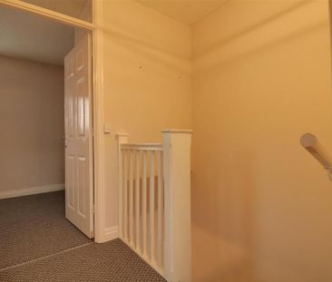 2 bedroom end of terrace house to rent - Photo 3