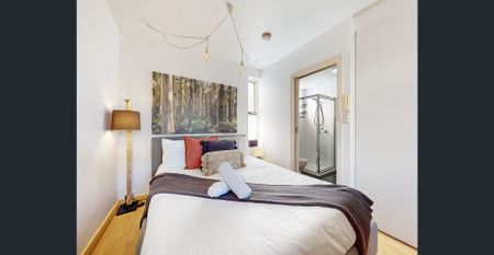 MODERN FULLY FURNISHED APARTMENT - Photo 2