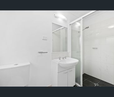 6/124 Carmody Road, St Lucia, Qld 4067 - Photo 5