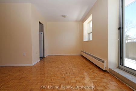 480 Lakeshore Road E #112 - Photo 4