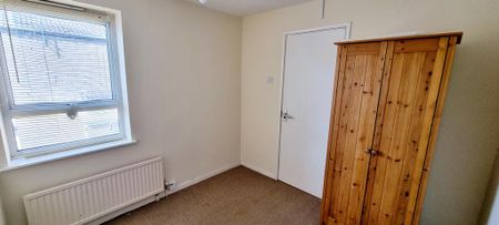 2 bedroom house of multiple occupation to rent - Photo 3