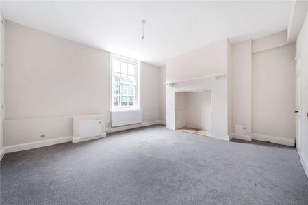 Elegant period townhouse in the heart of Winchester. - Photo 4