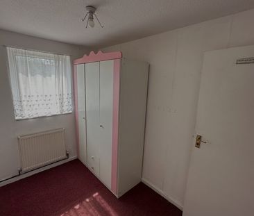 3 Bed Semi-Detached House, Medway Close, CR0 - Photo 4