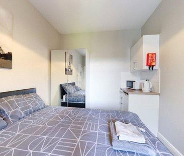 1 bedroom in a house share to rent - Photo 6