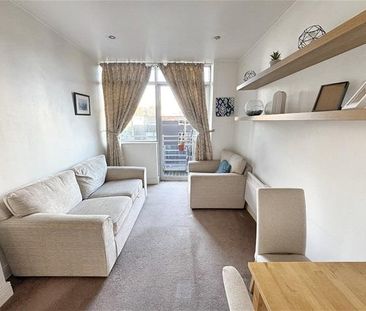1 bedroom flat to rent - Photo 2