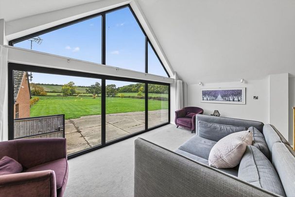 7 bedroom detached house to rent - Photo 1