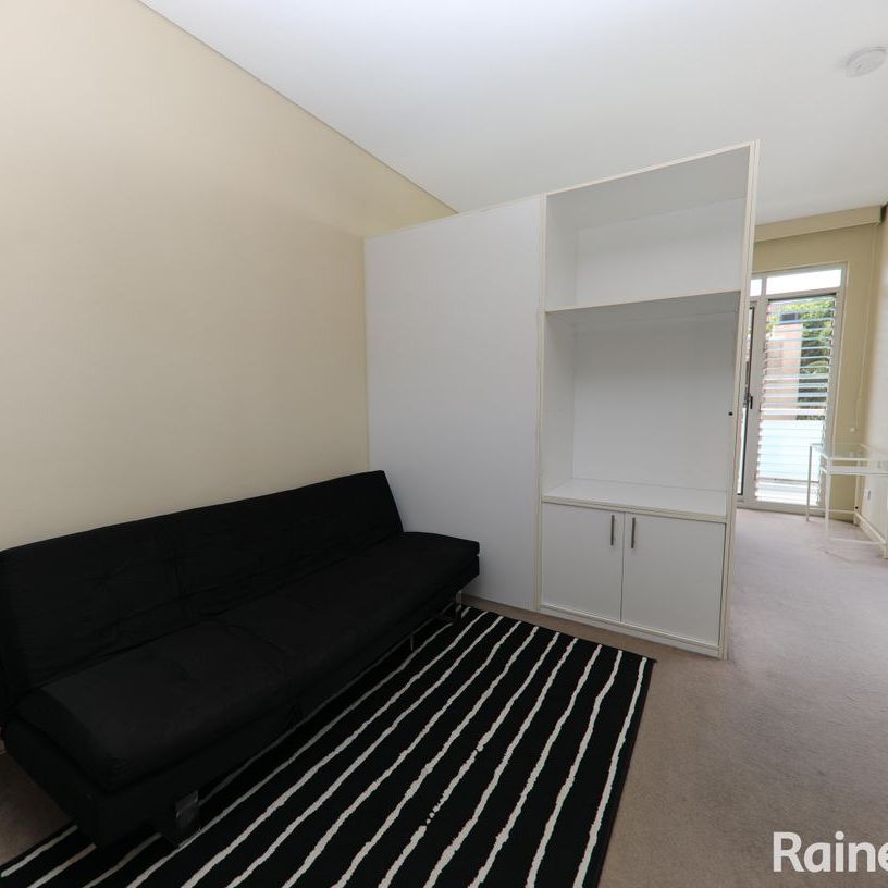 Two Partly Furnished Studios in the Heart of Randwick - Walk to UNSW, POWH & Royal Randwick Shopping Centre! - Photo 1