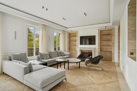 Location Appartement 5 pièces Meublé 139m² PARIS 8ème - Photo 3