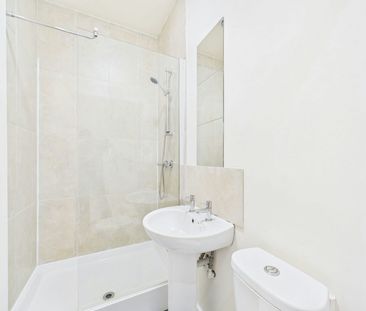 Studio flat to rent on - Photo 2