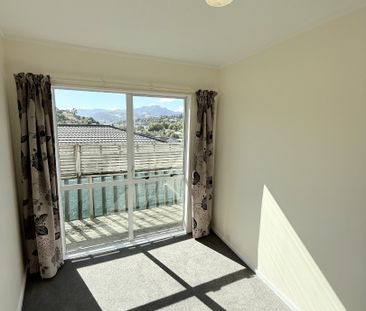 Charming 2-Bedroom Home with Bonus Room - Photo 4